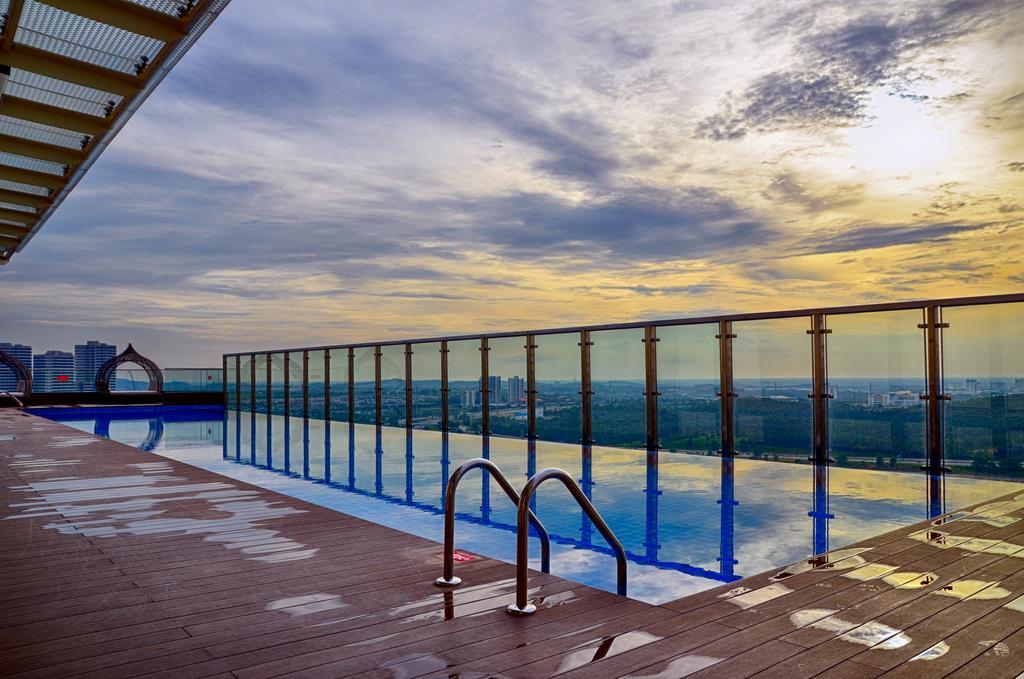 Holi Afiniti Themed Suites Nusajaya  Exterior foto
